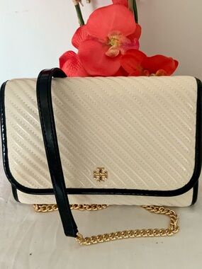 NWT TORY BURCH EMERSON QUILTED PATENT LEATHER CROSSBODY CHAIN WALLET